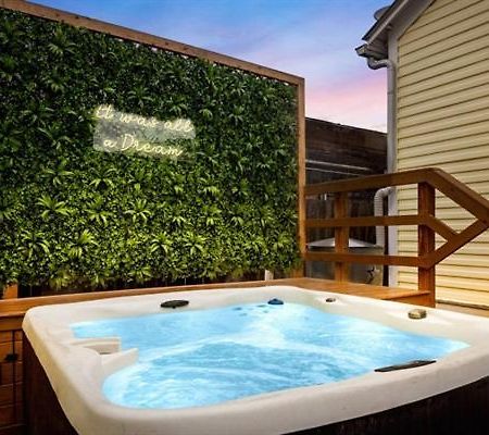 Downtown Historic 2Bdrm, Walk To Riverwalk, Alamo; Beautifully Renovated! ซานอันโตนิโอ ภายนอก รูปภาพ