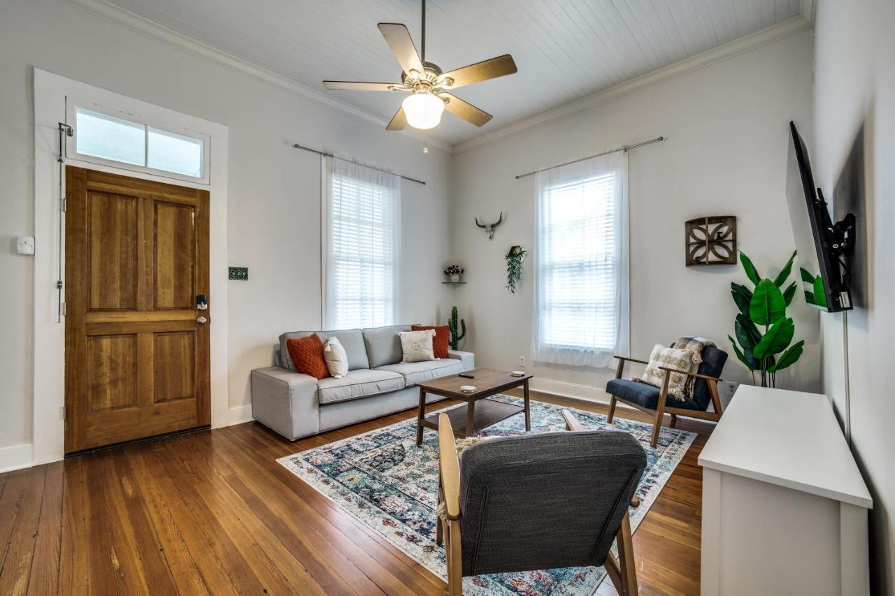 Downtown Historic 2Bdrm, Walk To Riverwalk, Alamo; Beautifully Renovated! ซานอันโตนิโอ ภายนอก รูปภาพ