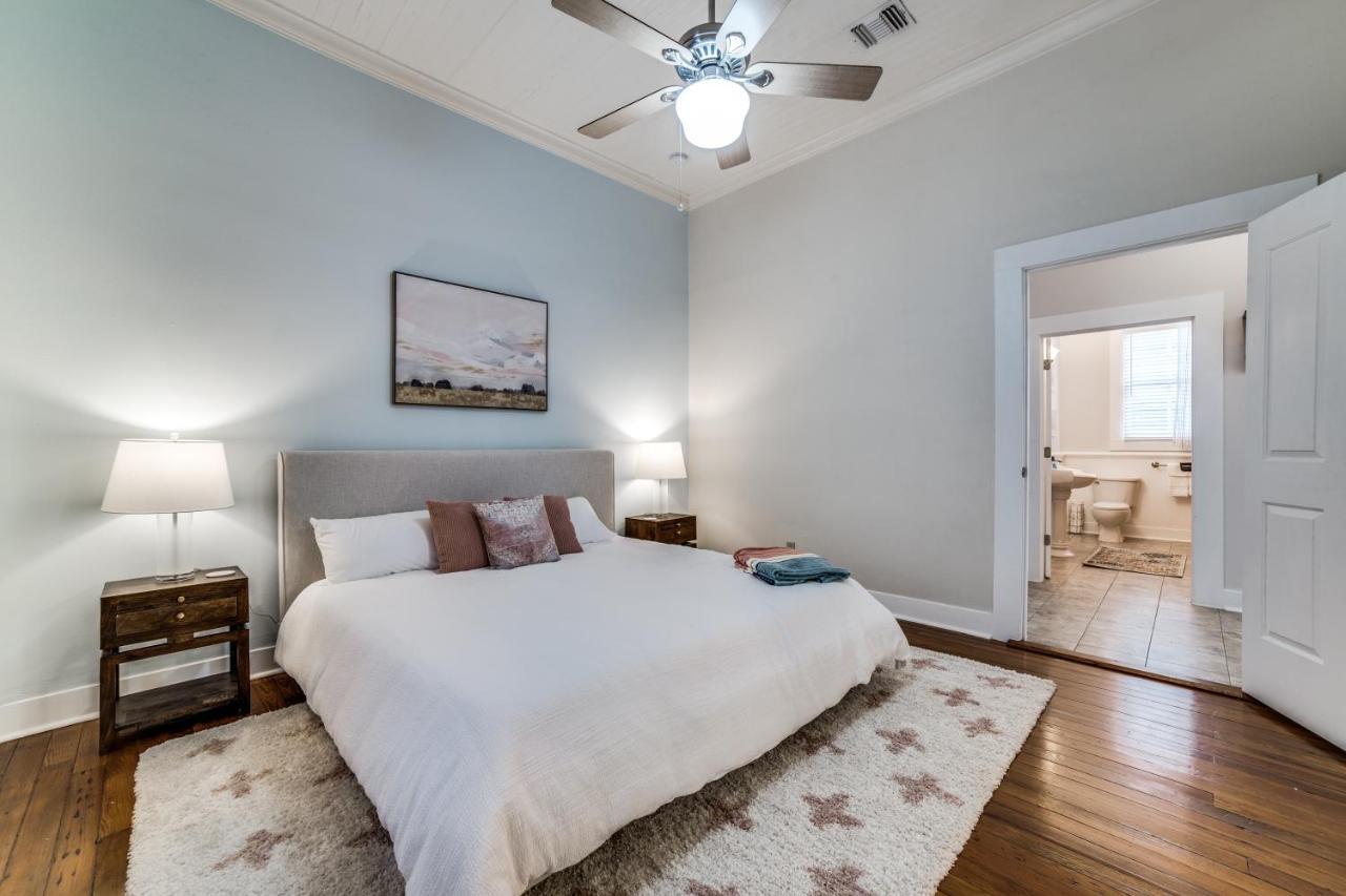 Downtown Historic 2Bdrm, Walk To Riverwalk, Alamo; Beautifully Renovated! ซานอันโตนิโอ ภายนอก รูปภาพ