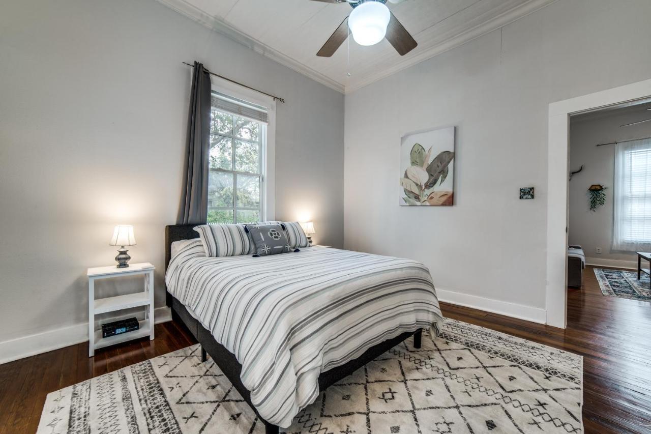 Downtown Historic 2Bdrm, Walk To Riverwalk, Alamo; Beautifully Renovated! ซานอันโตนิโอ ภายนอก รูปภาพ