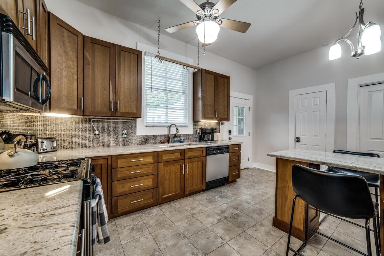 Downtown Historic 2Bdrm, Walk To Riverwalk, Alamo; Beautifully Renovated! ซานอันโตนิโอ ภายนอก รูปภาพ